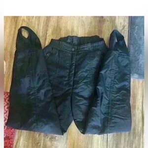 Ossi ladies ski pants. OSSI skiwear ski pants NWOT size 10 black.